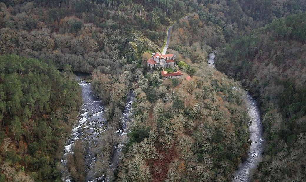 Monasterio de carboeirodronevideo aereo1