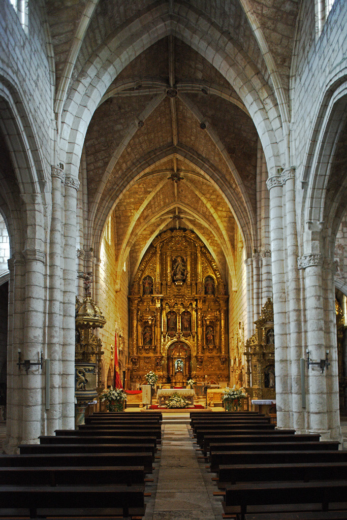 Semana Santa Covarrubias08. Ex Colegiata de San Cosme y San Damian