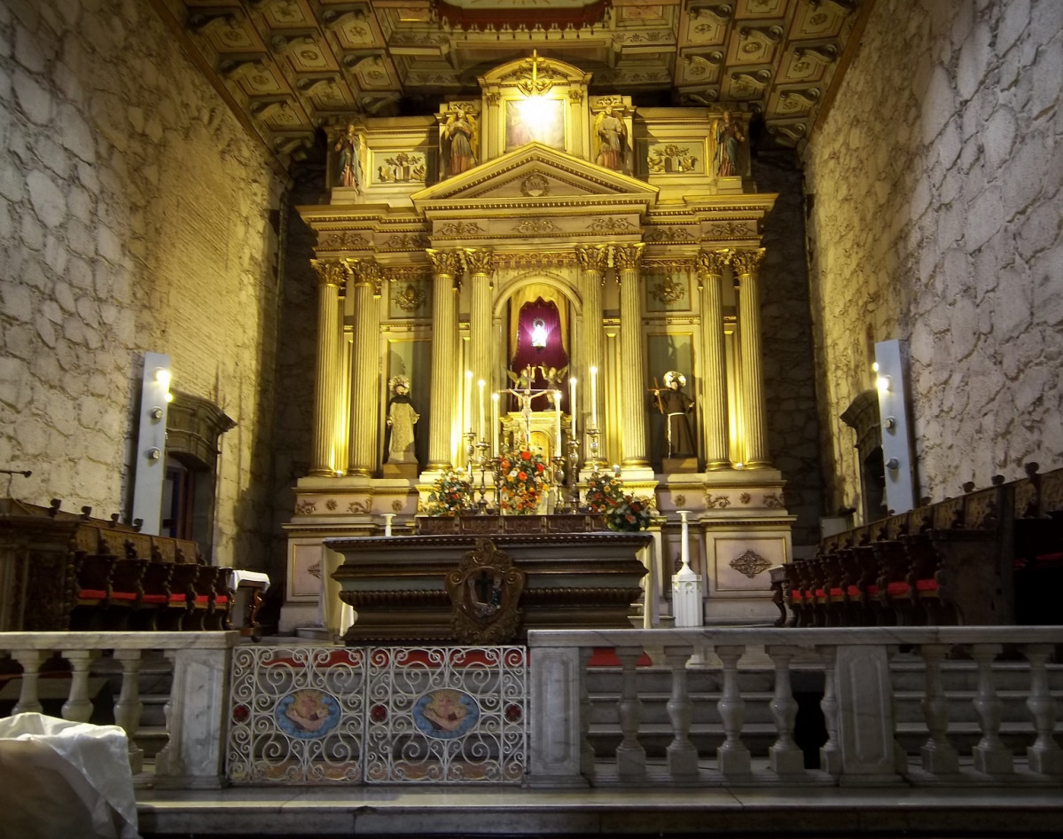 Santiago de Chile Altar mayor de la Iglesia de San Francisco