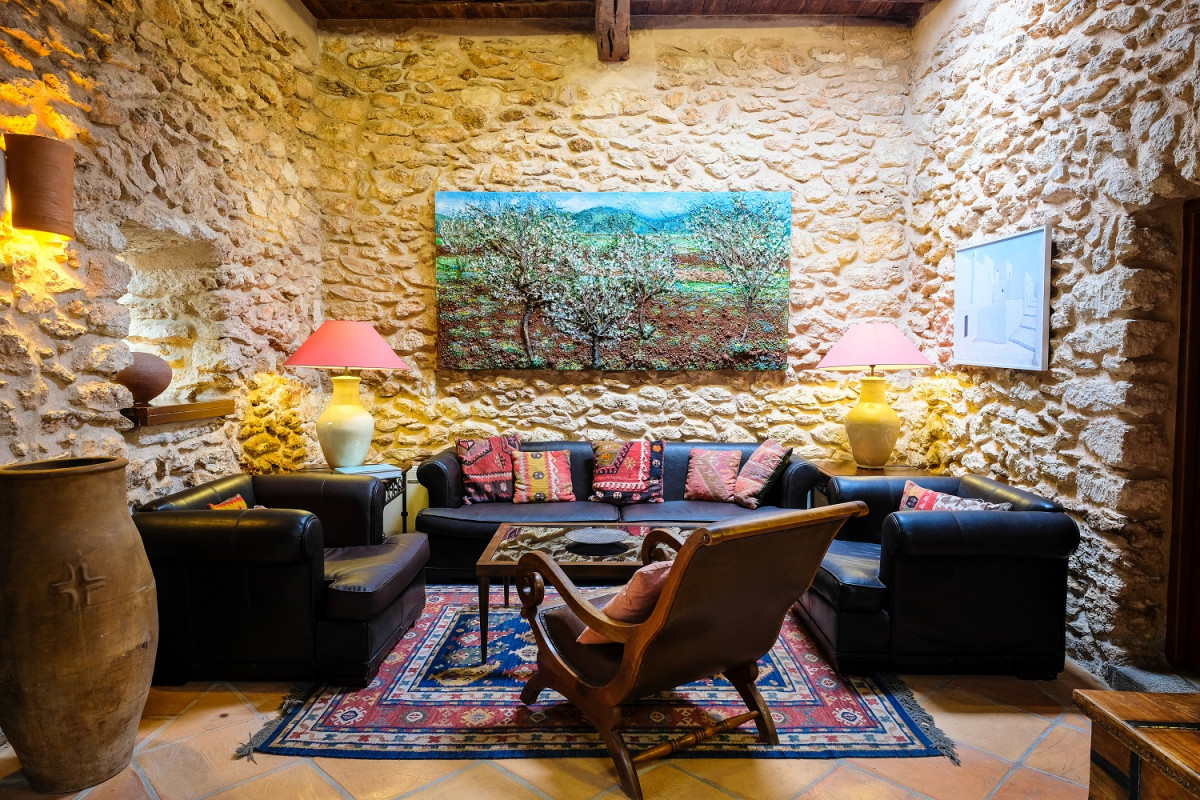 Living room access to the the superior con saln nr 4 casa de baix