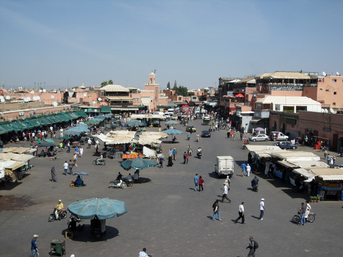 Marruecos Place Jemaa El Fna, Marrakech, dede el cafu00e9 france SAM 1707
