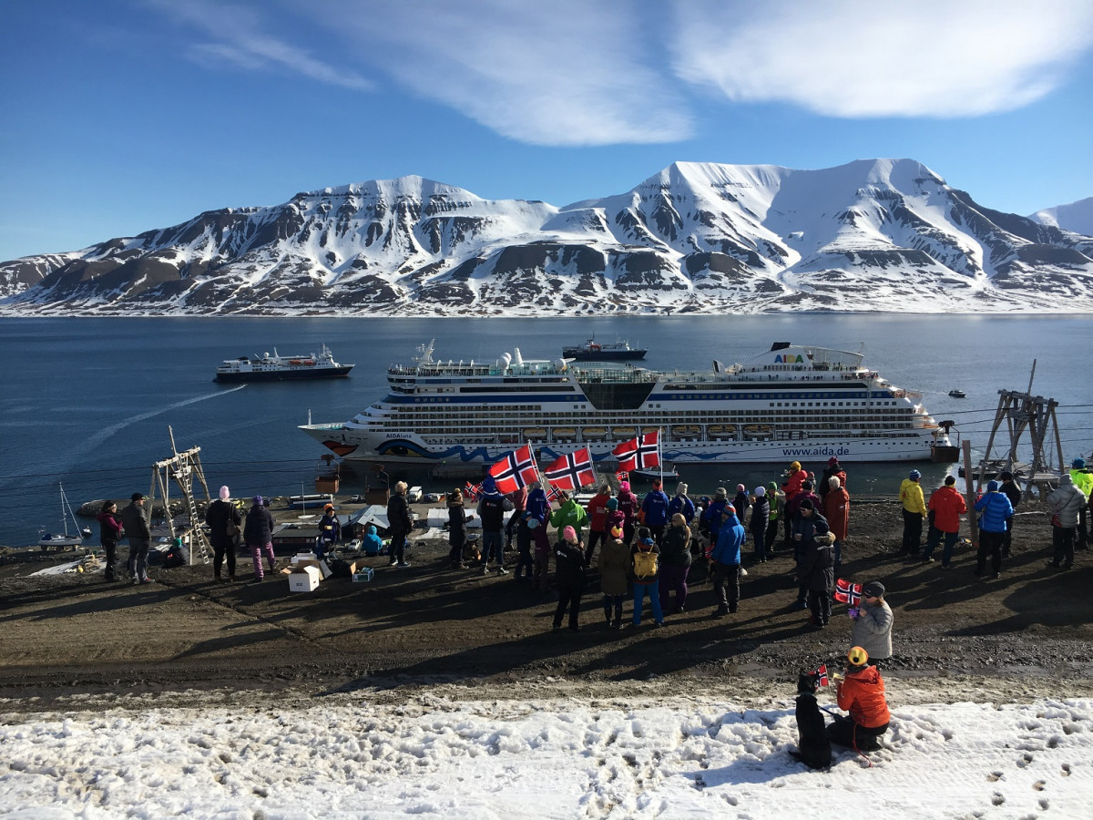 Longyearbyen cruceros 1540