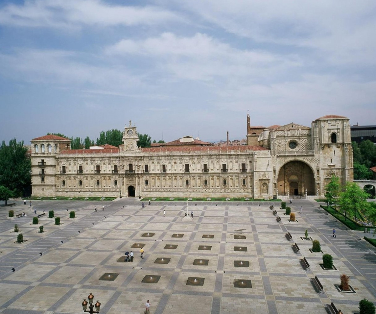 Leu00f3n Hostal de San Marcos exterior view