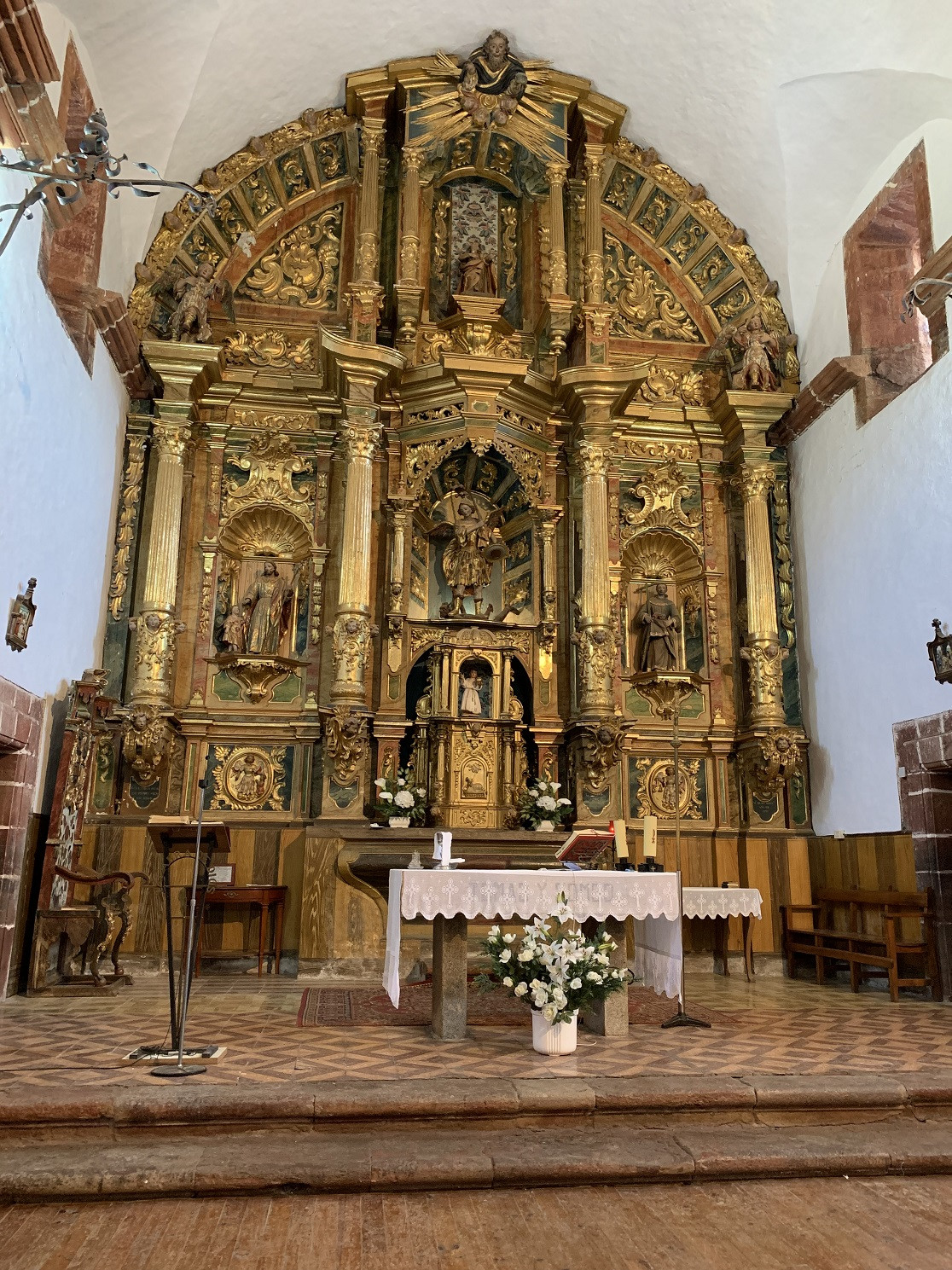 IGLESIA DE sAN mIGUEL DE mONTEFURADO INTERIOR 032019 IMG 4697