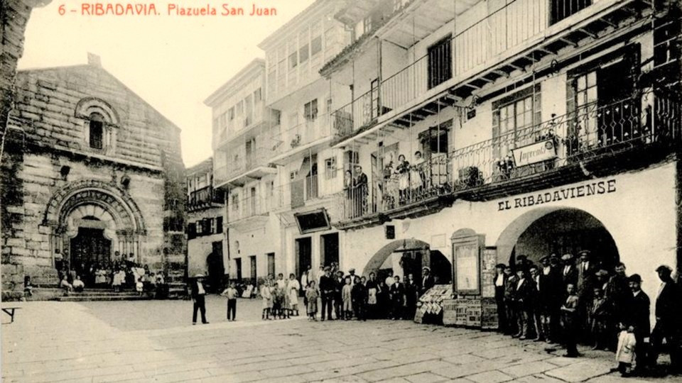 Plaza de San Juan con El Ribadaviense au00f1os 1920