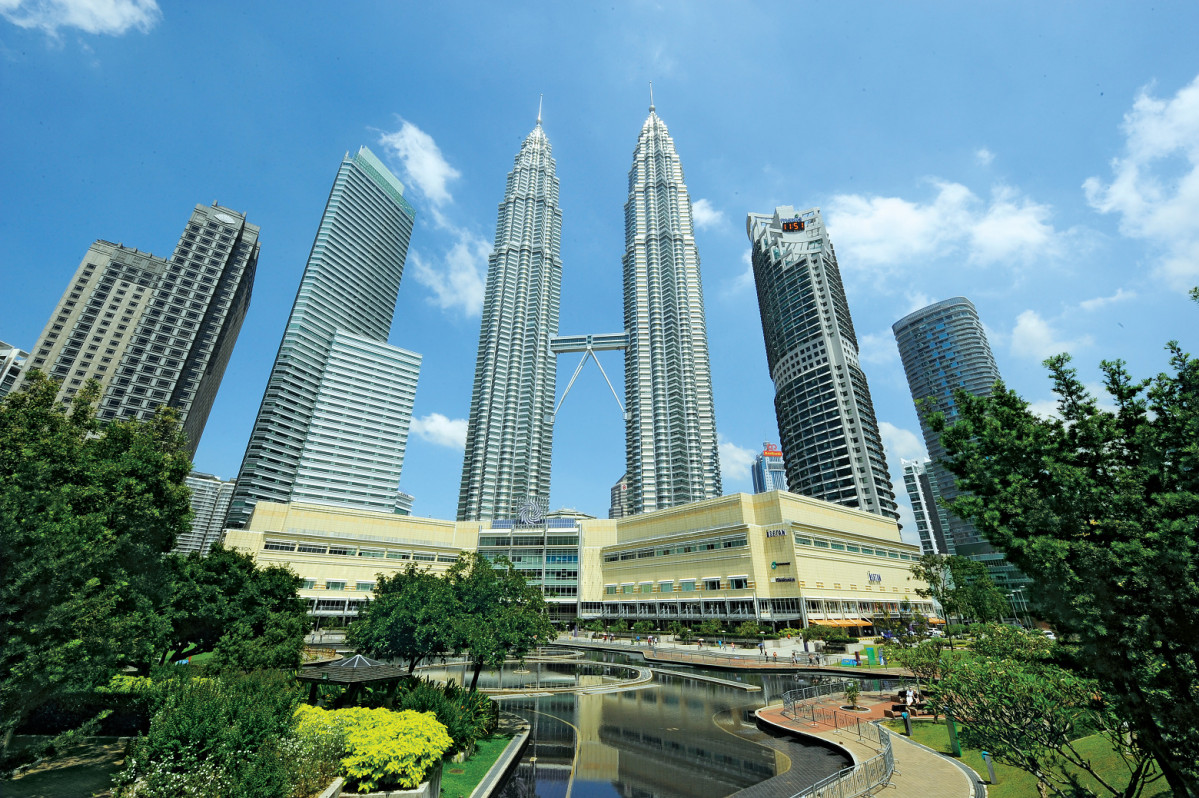Kuala Lumpur Petronas towers  1560 KLCC 5857 2020