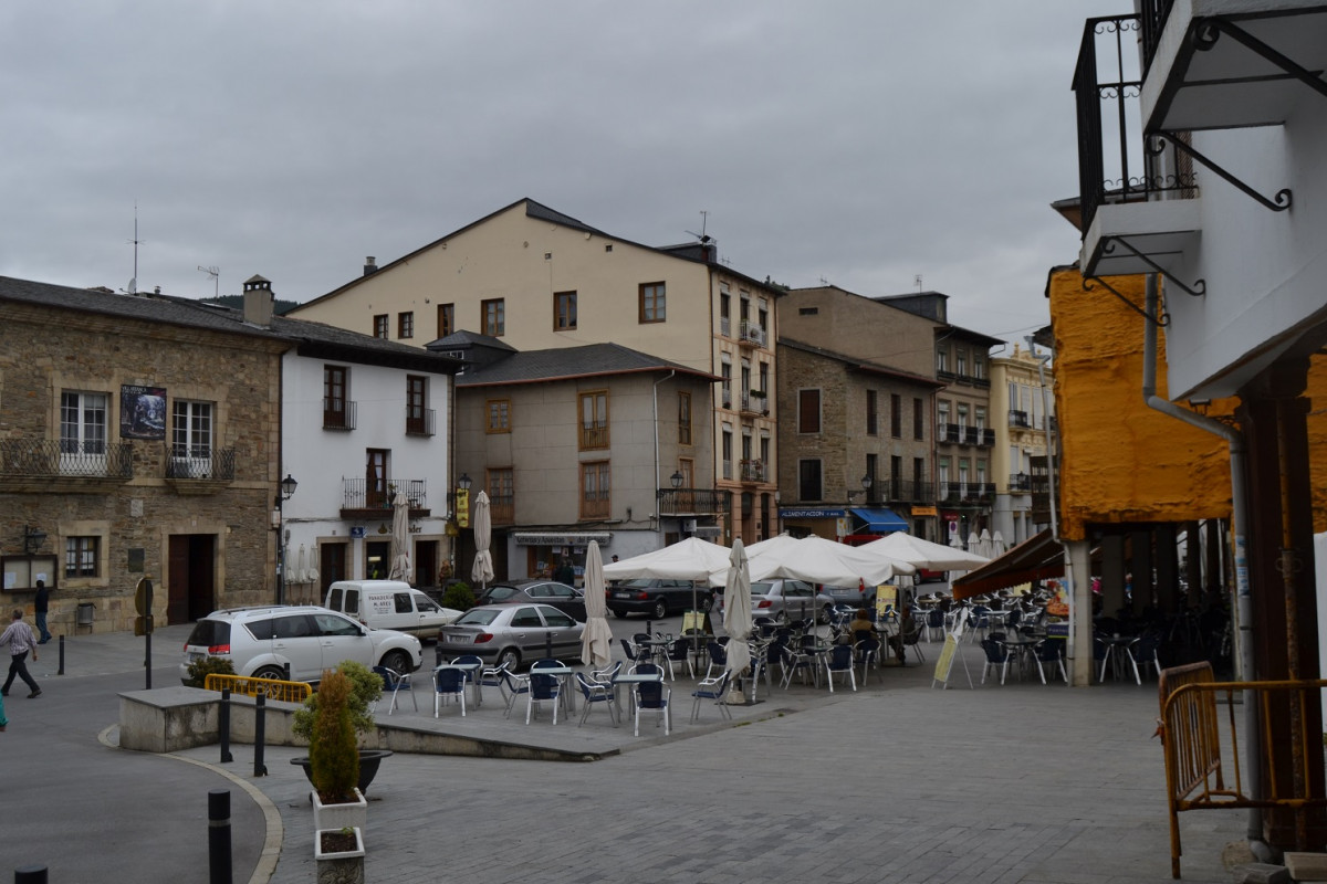 Leu00f3n Villafranca del bierzo Plaza mayor 1488