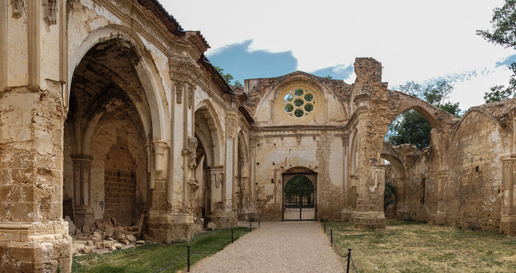 Ruinas del monasterio de piedra panorama e1529597819318 (2)
