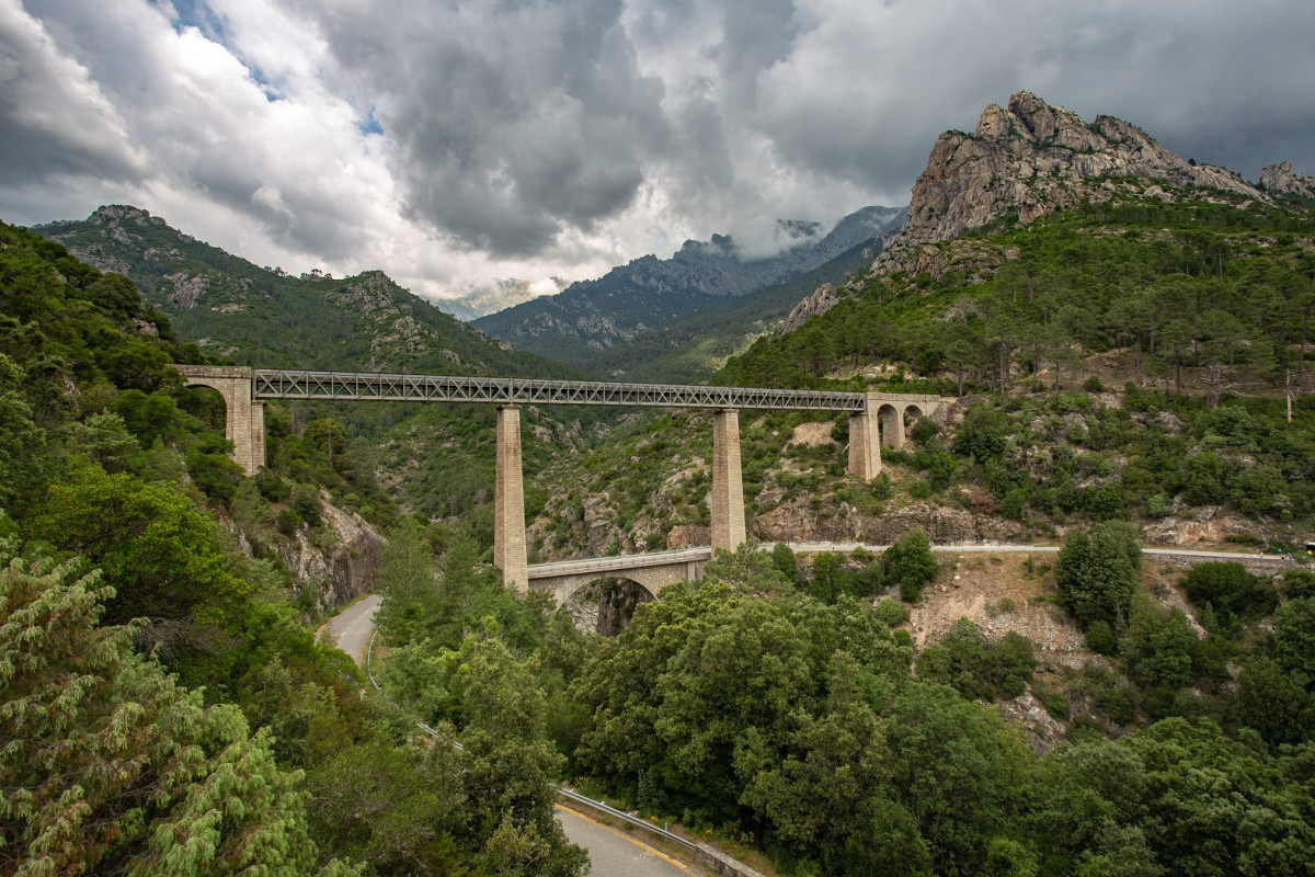 Pont eiffel du chemin de fer entre bastia et ajaccio 1500