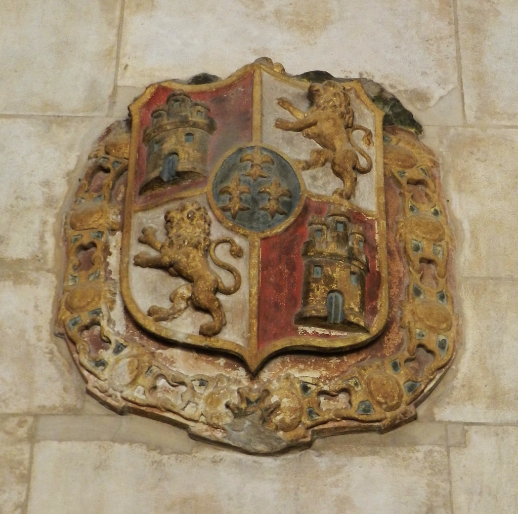 Leon escudo heraldico Palacio de Los Guzmanes 1