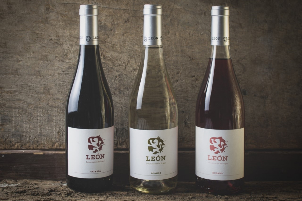 Tres variedades de vino de la D.O. Leon, crianza, vino y rosado