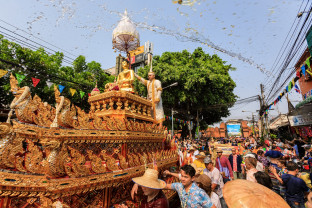 Chiang Mai Tha Phae Gate Songkran Festival (ประเพณีสงกรานต์) 193778JM
