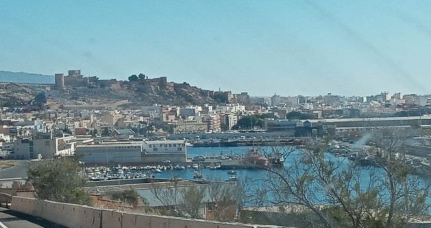 Almeria, Vista de la ciudad y del puerto
