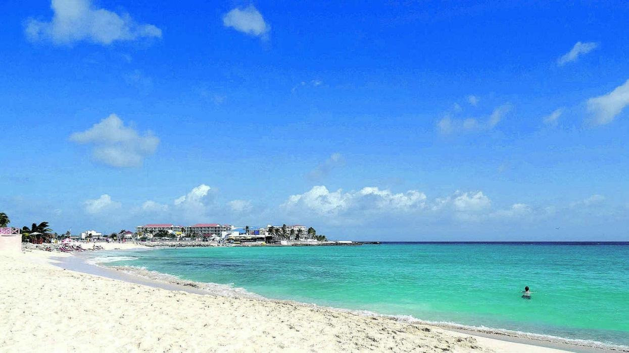 Maho beach St maarten B21