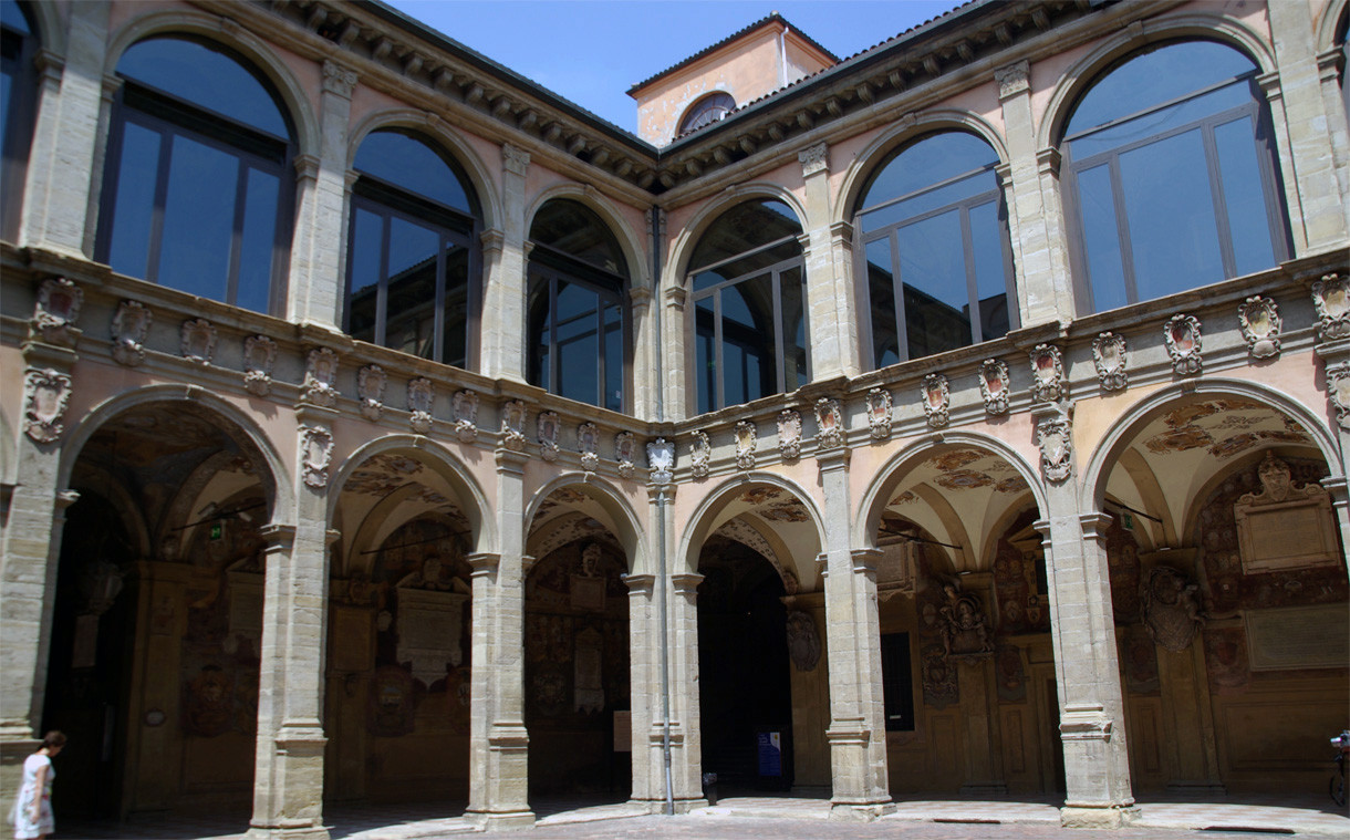 PatiocentraldelPalaciodelArchiginnasiosededelaUniversidaddeBolonia