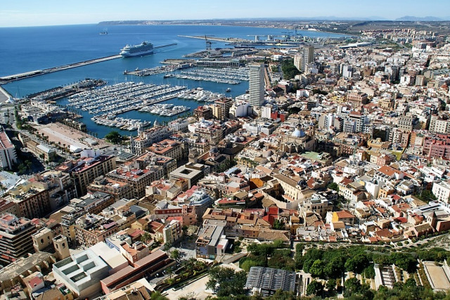 AlicantevistadesdeelCastillodeSantaBarbara