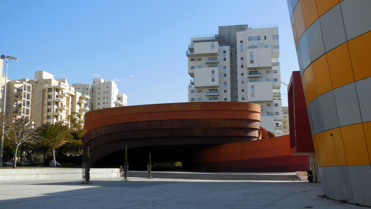 Tel Aviv museoholon1