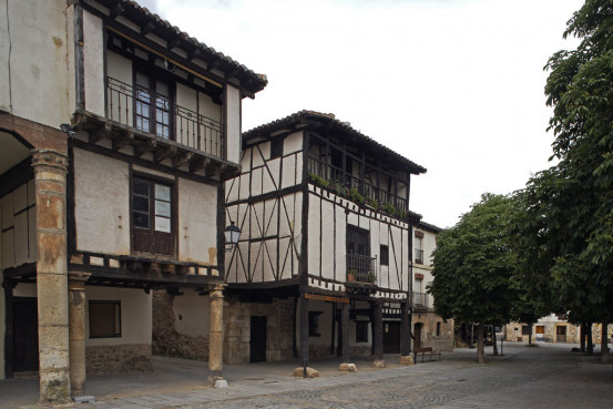 Semana Santa Covarrubias11. Arquitectura Popular. Casa de Don╠âa Sancha