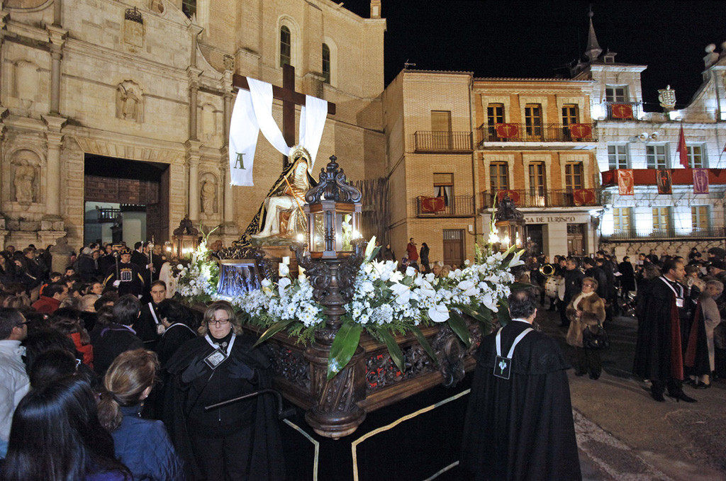 03 Viernes de Dolores. Procesion de Nuestra Sen╠âora de las Angustias (La Dolorosa)