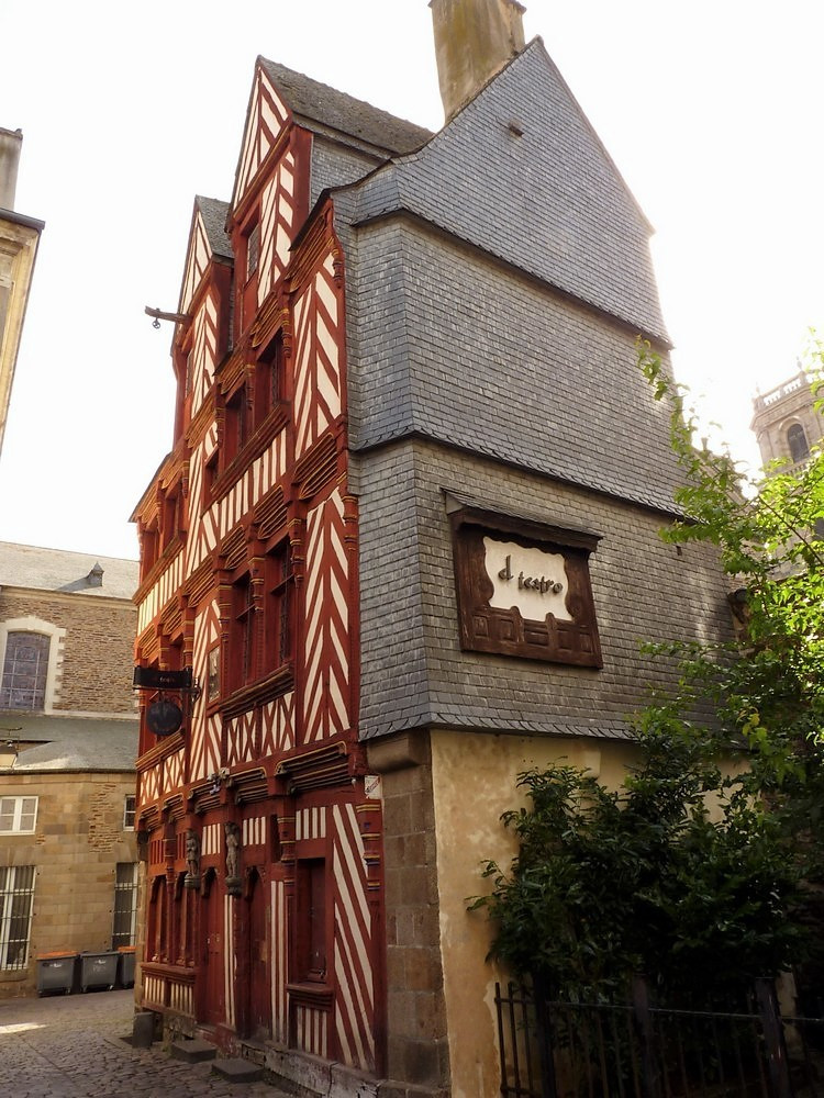 Rennes La plus vieille maison de Rennes, du XVe siu00e8cle.