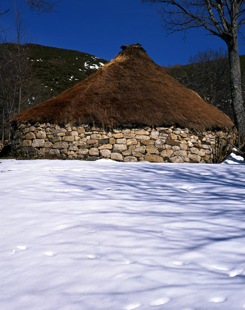 Reserva de la Biosfera de los Ancares Leoneses01. Palloza en Campo del Agua