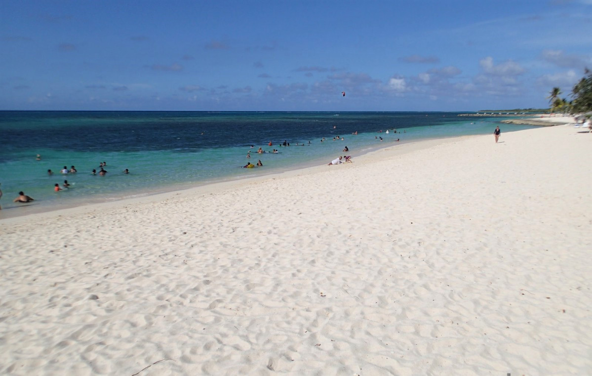 Arenas blancas en la playa de Guardalavaca