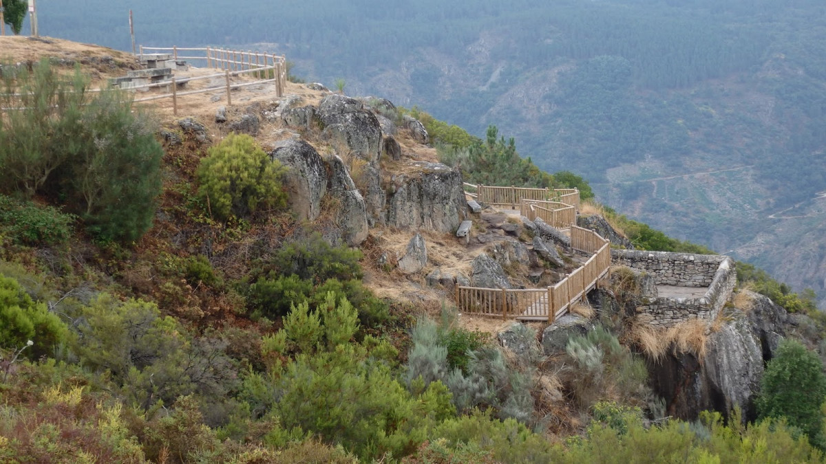 Ourense Ribeira Sacra  balcones de Madrid