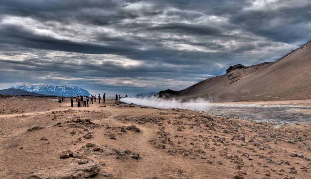 Iceland is namaskard 990x569