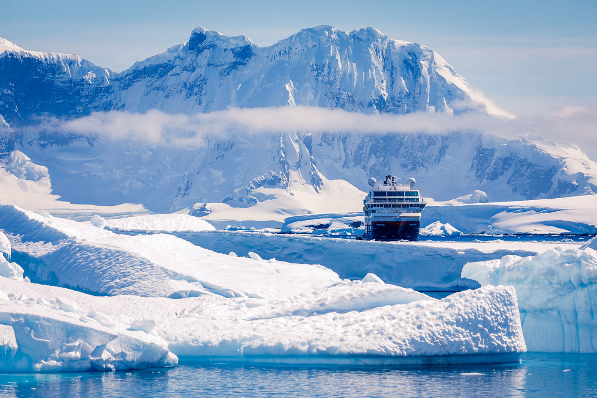 Antu00e1rtidaMS Midnatsol Antarctica Hurtigruten