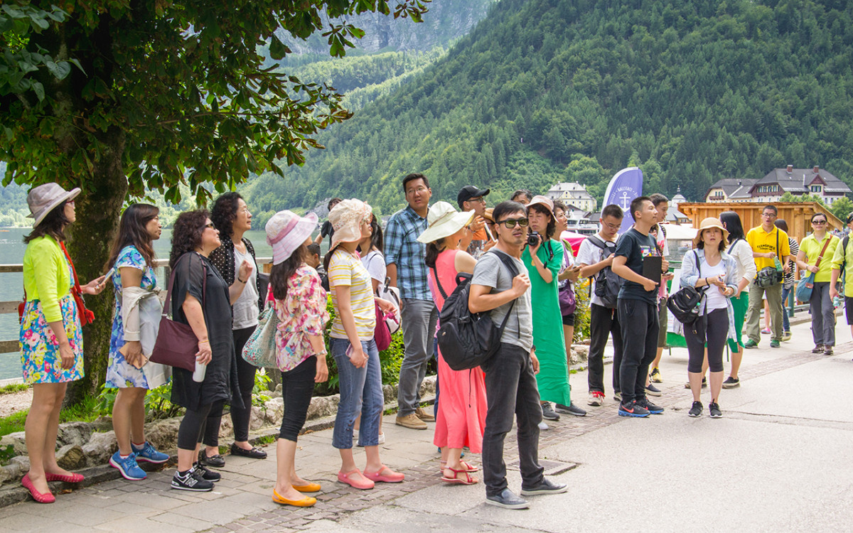 Turistas asiáticos en Hallstatt