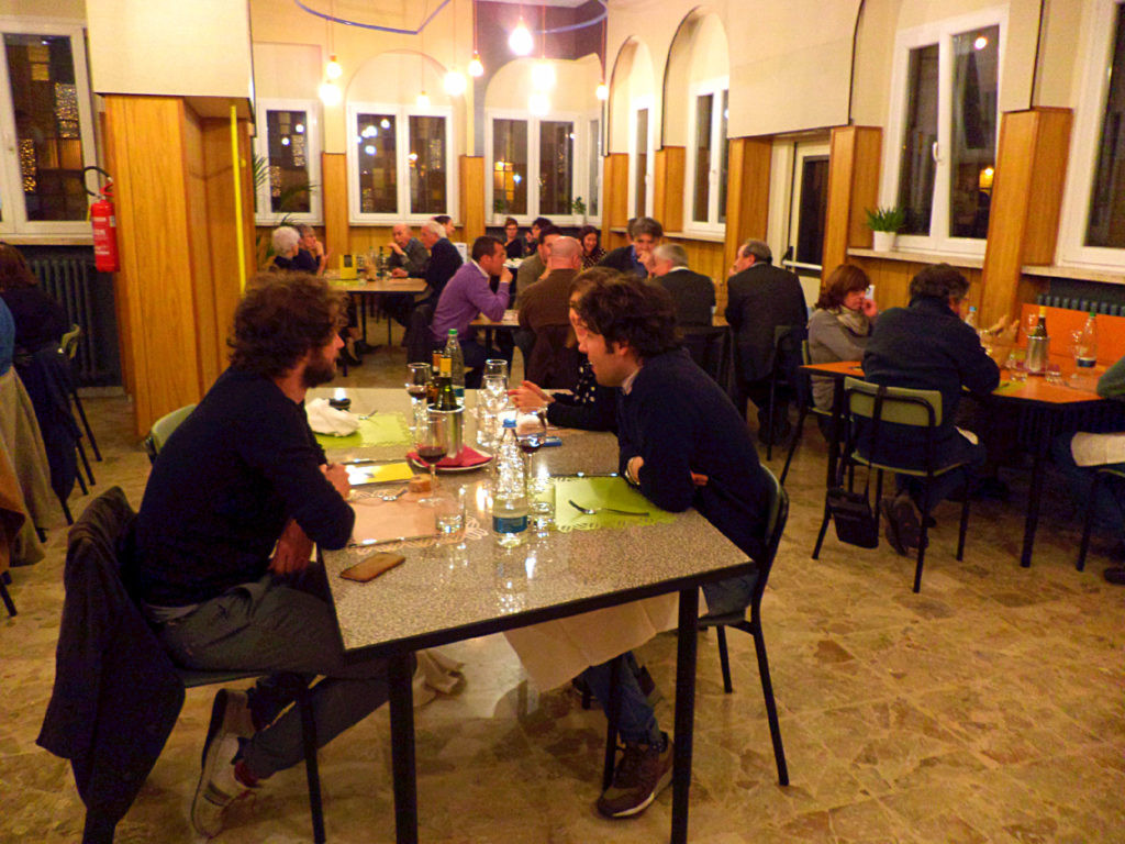 Ristorante liberamensa se encuentra en la prisiu00f3n de Lo Russo e Cotugno en Turu00edn