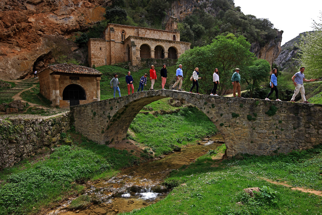 Frias30. Ermita de Nuestra Senu2560u00e2ora de la Hoz Puente romano Humilladero del Cristo de los Remedios. Tobera