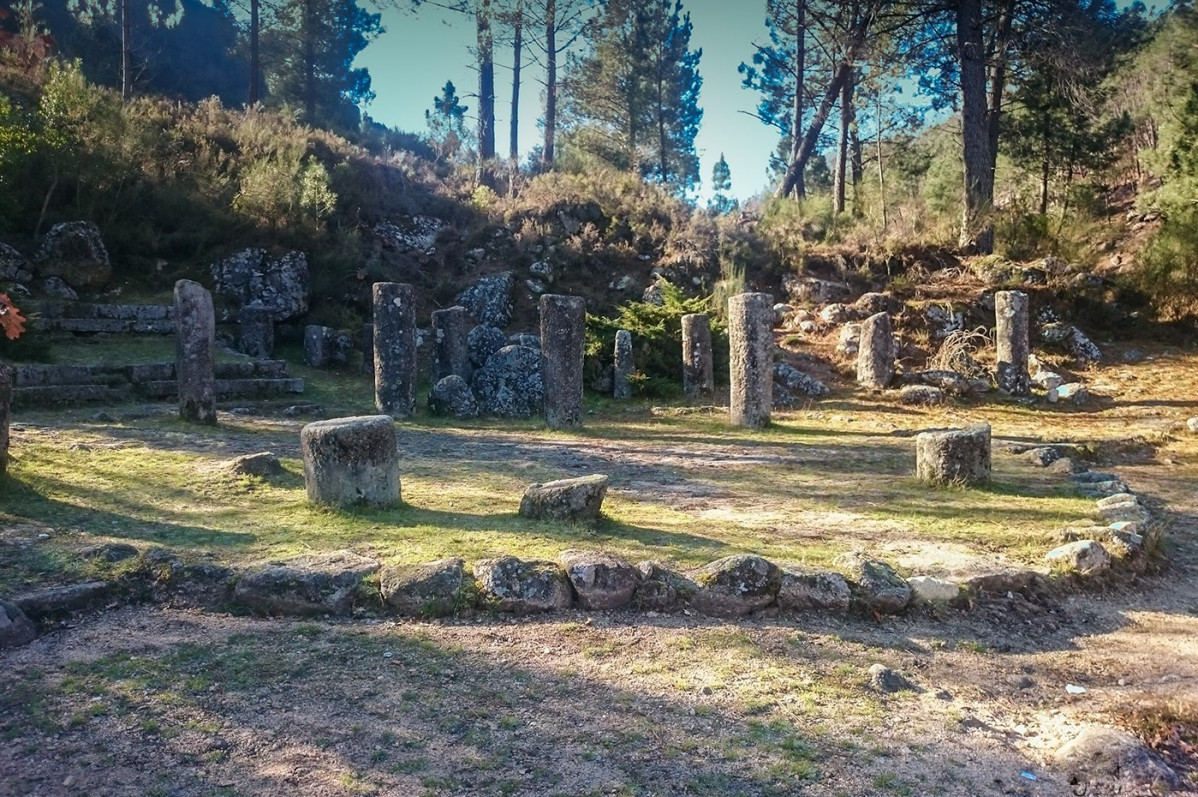 Miliarios recogidos de la calzada romana Vu00eda Nova (2)