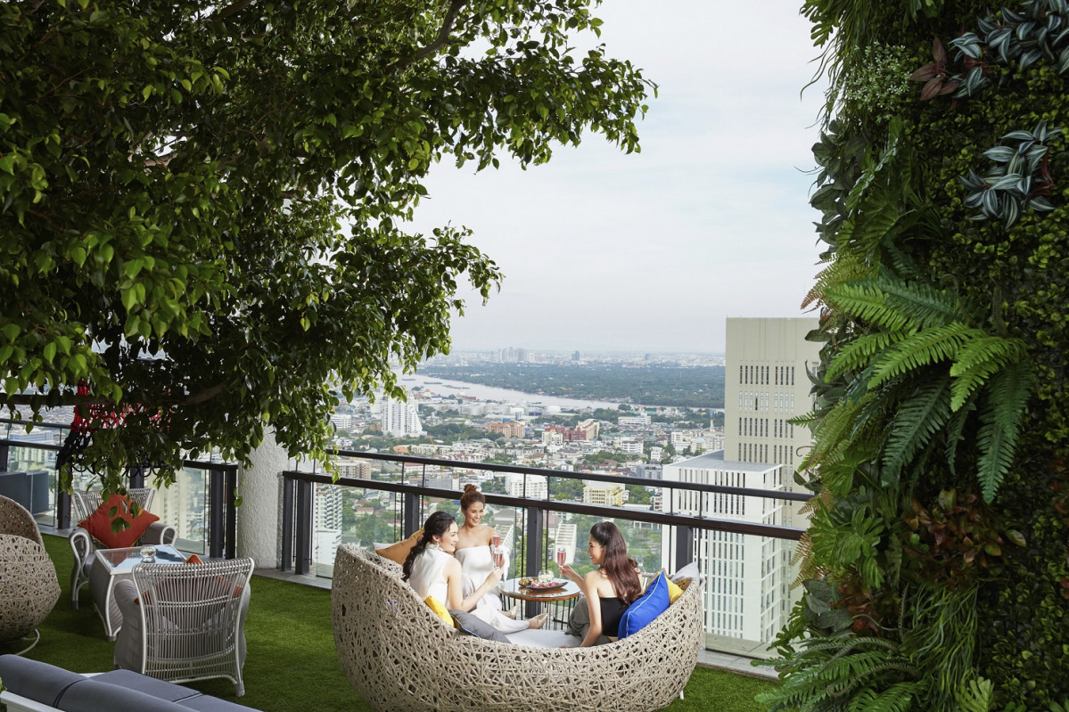 Dining Saffron Sky Garden. 1480