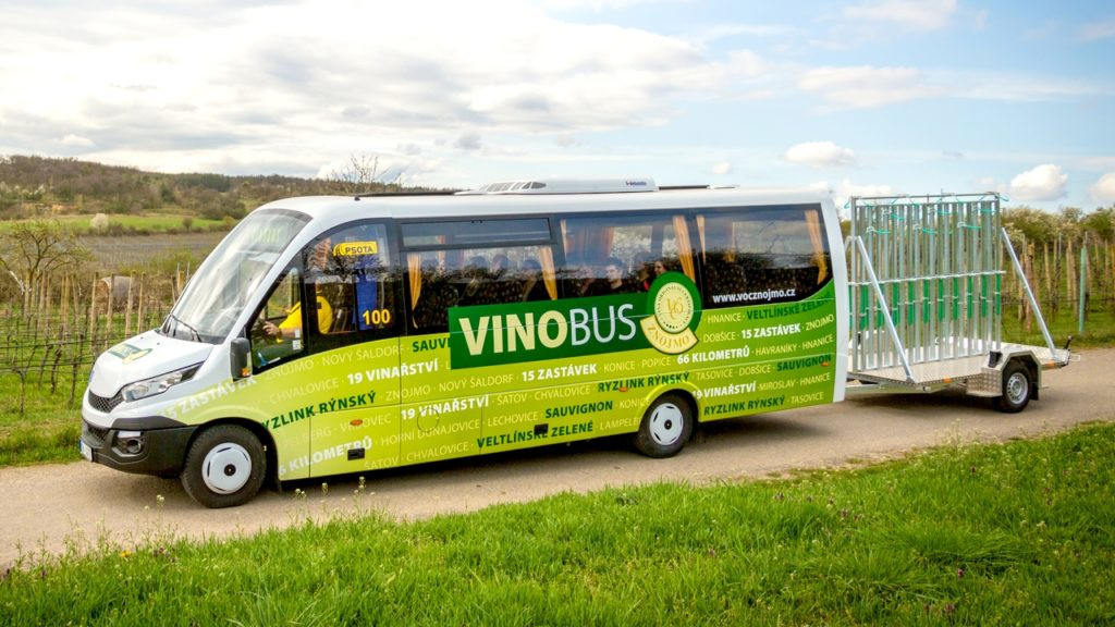 Vinobus VOC Znojmo 02 1280x720 1024x576