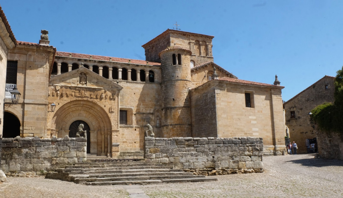 Santillana del Mar Colegiata Santa Juliana 1a