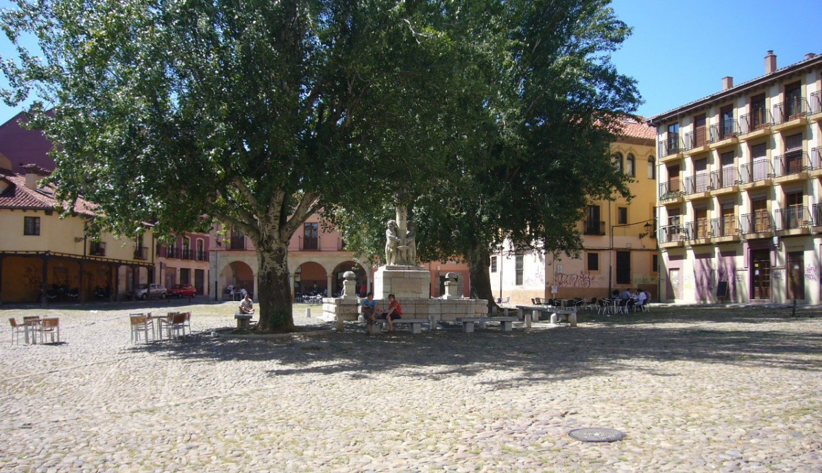 Leu00f3n plaza sta marc3ada del camino