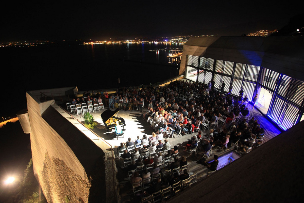 Roses Concert Castell Trinitat