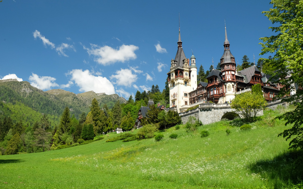 Peles Castle Romania (1)