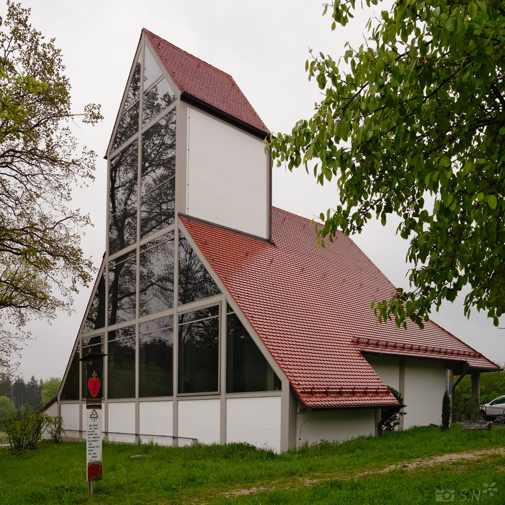 Primera iglesia de autopista en Adelsried