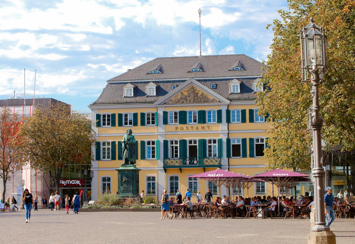 Beethoven Monument in Mu00fcnsterplatz Bonn German