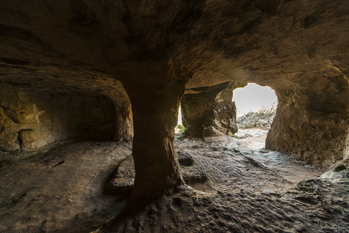 Cala Morell   Necrópolis