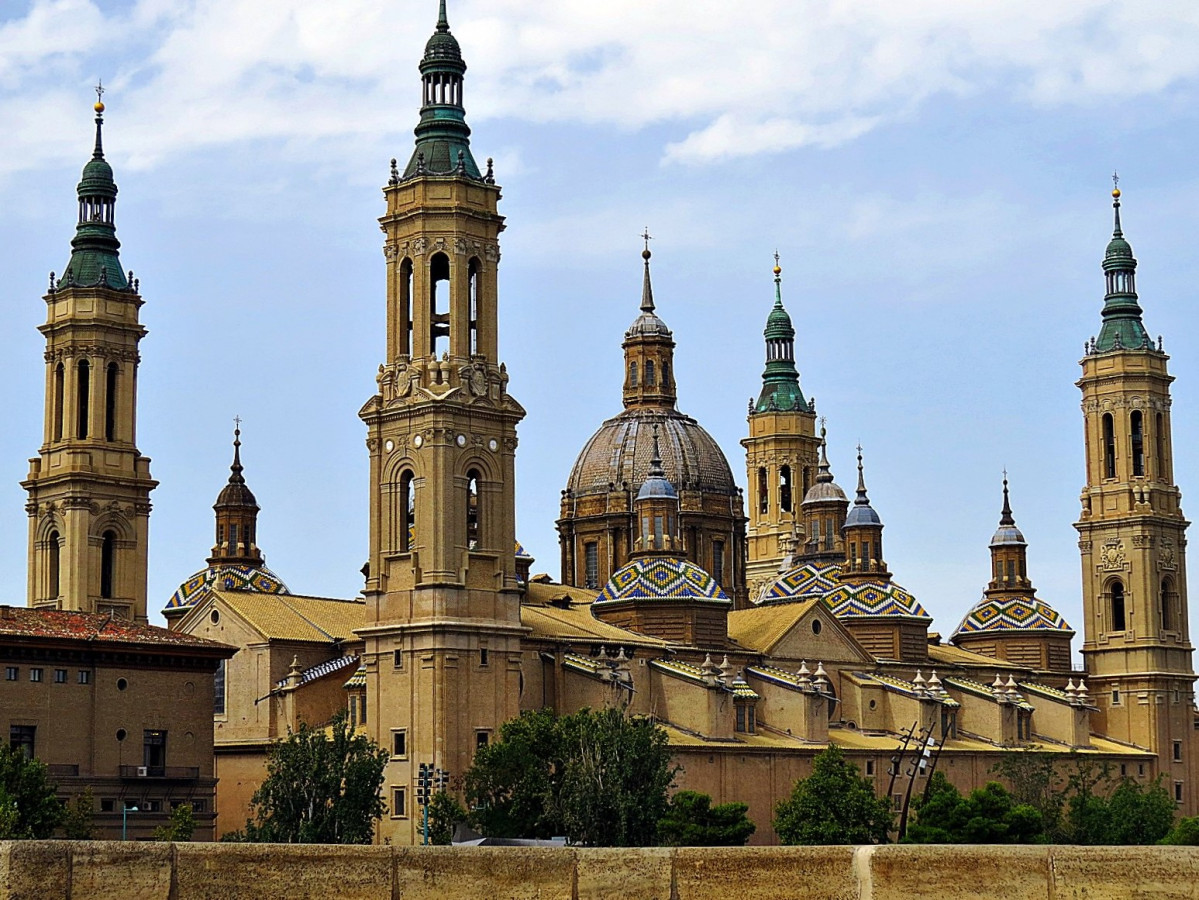 La Catedral   Basu00edlica del Pilar de Zaragoza   segu00fan la tradiciu00f3n  