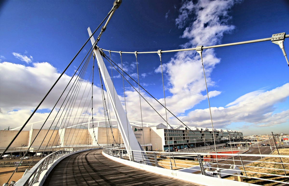 Zaragoza Pasarela y estaciu00f3n del AVE