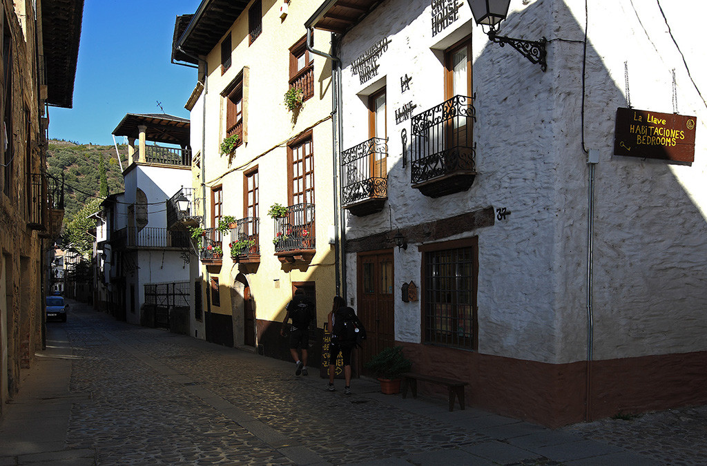 Enoturismo en El Bierzo31 Peregrinosa en la Calle del Agua Villafranca del Bierzo