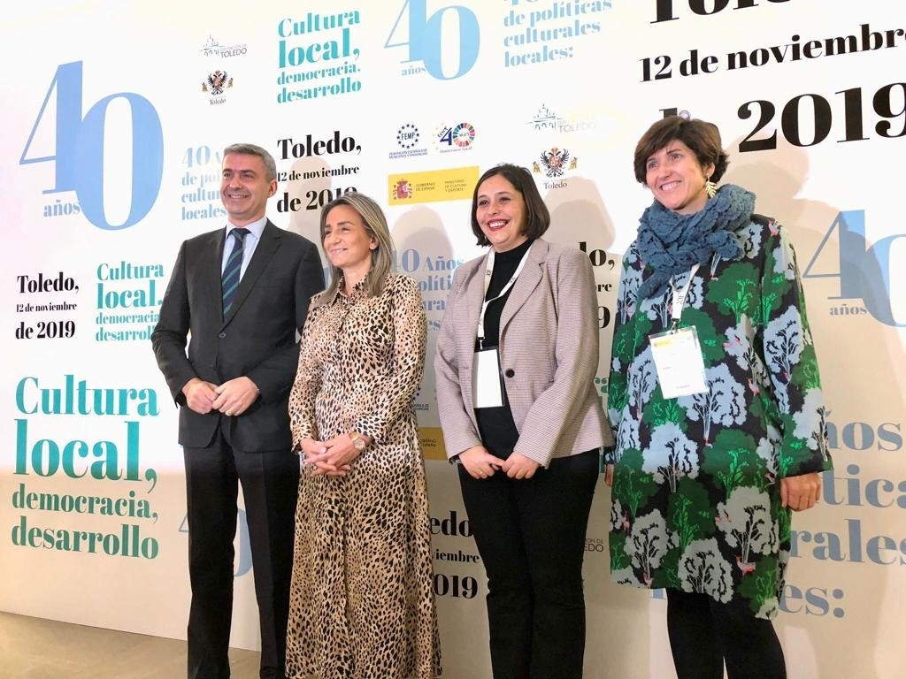 Foto de familia inauguraciu00f3n 40 au00f1os polu00edticas culturales