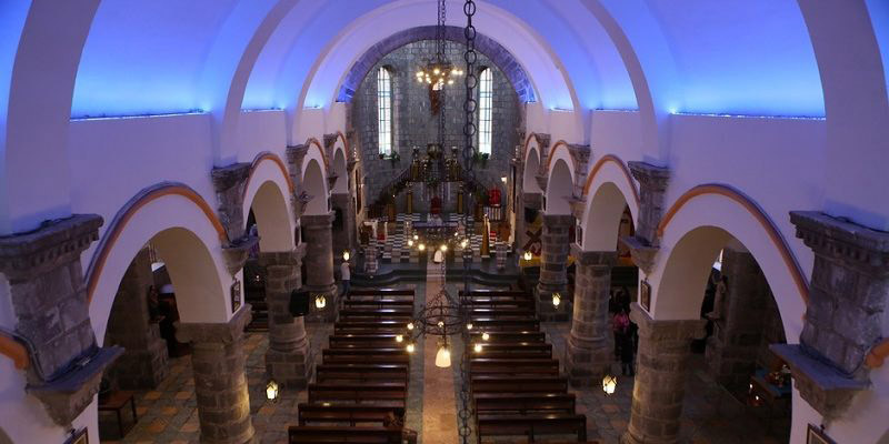 Ecuador ruta escondida perucho iglesia1