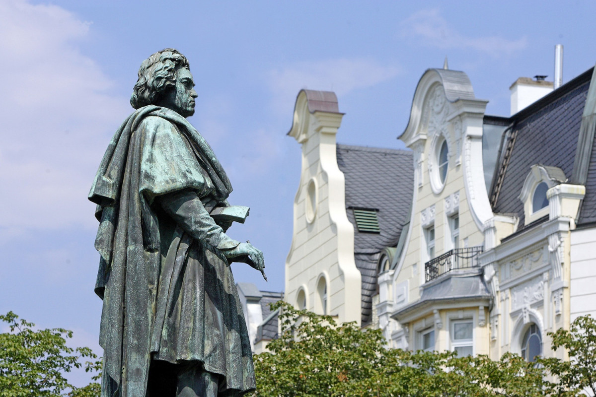 Beethoven Denkmal in Bonn c Tourismus  Congress GmbH Region Bonn   Rhein Sieg Ahrweiler RET