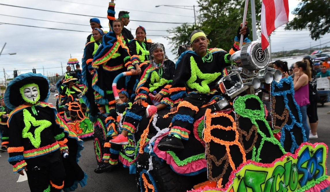 FESTIVAL DESFILE MASCARAS HATILLO