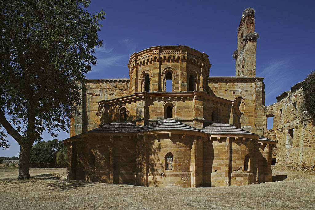 Via de la Plata. Monasterio de Santa Maria de Moreruela. Granja de Moreruela